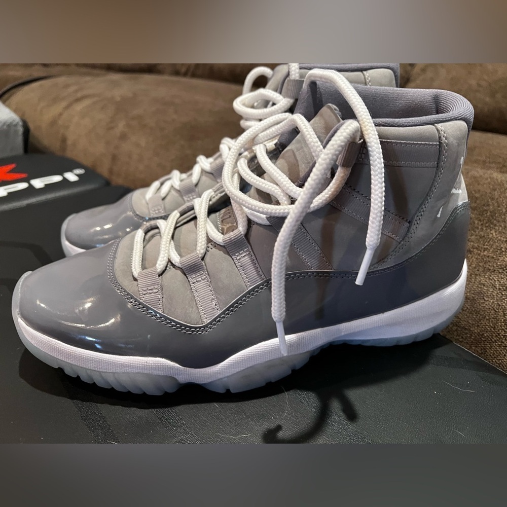 Nike Air Jordan 11 Retro Cool Grey, like new. Worn twice. No box. Men’s size10.5 - Picture 8 of 12